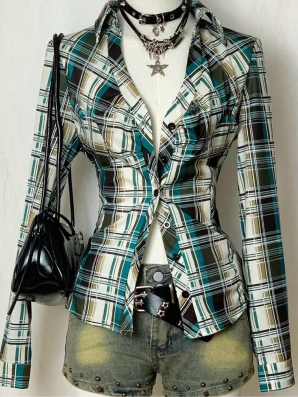 Vintage Long Sleeve Plaid Fitted Shirt with Green and Black Accents